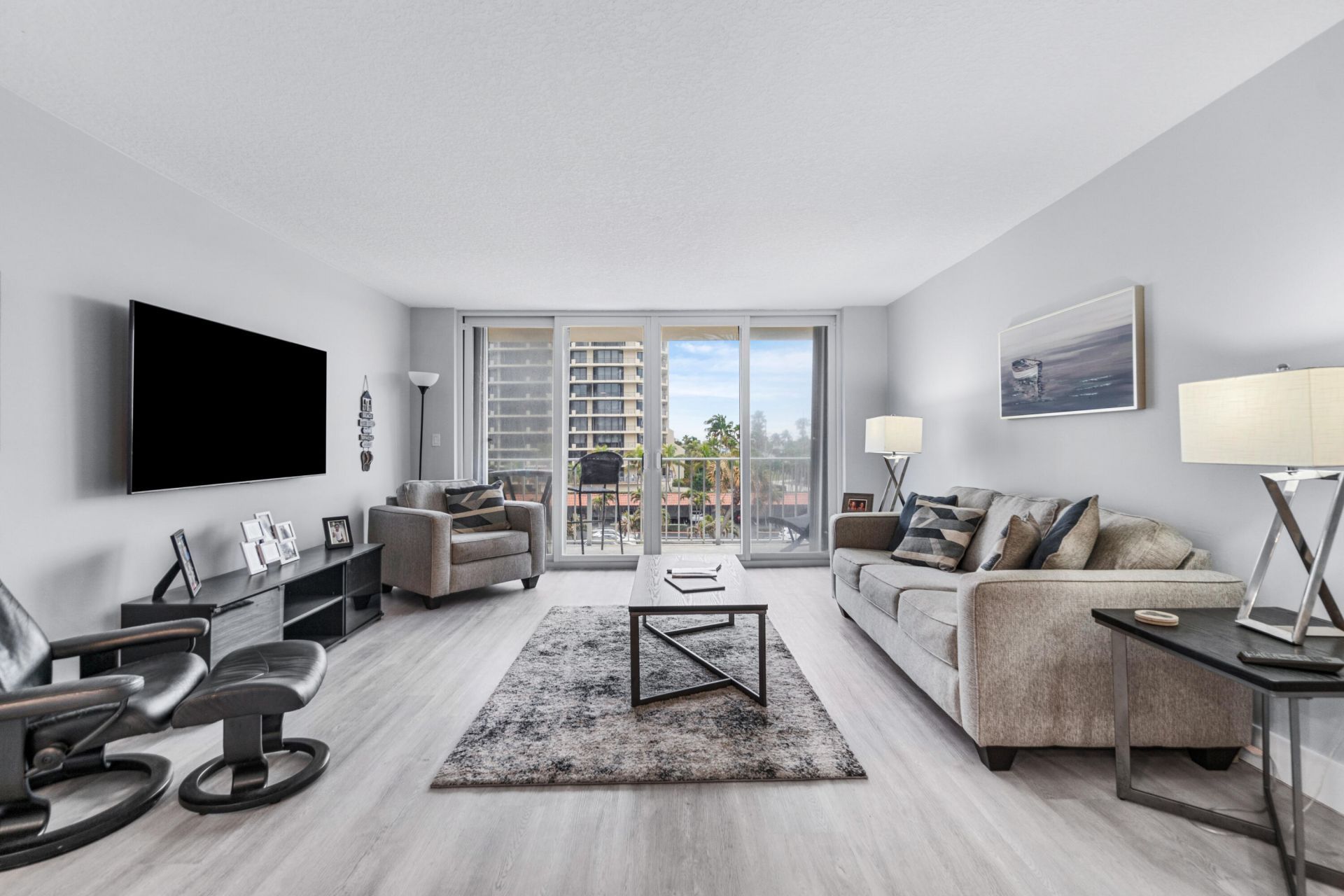 630 Ocean Drive, Unit 410, Juno Beach, FL 33408 Photo