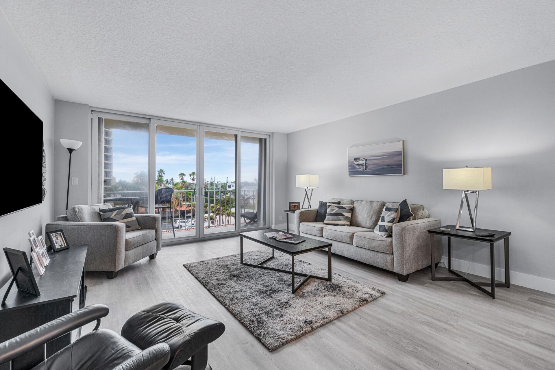 630 Ocean Drive, Unit 410, Juno Beach, FL 33408 Photo