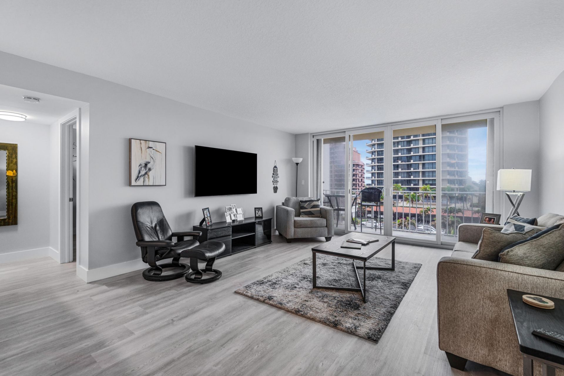 630 Ocean Drive, Unit 410, Juno Beach, FL 33408 Photo