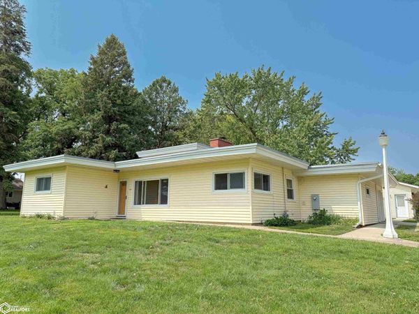 1706 N Federal Street, Hampton, IA 50441