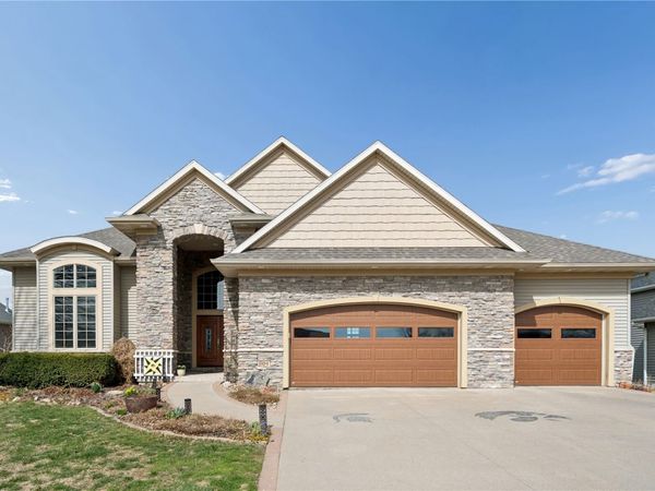 604 Majestic Oak Ridge , Solon, IA 52333