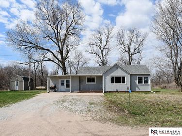 597 406th Road, Beaver Crossing, NE 68313