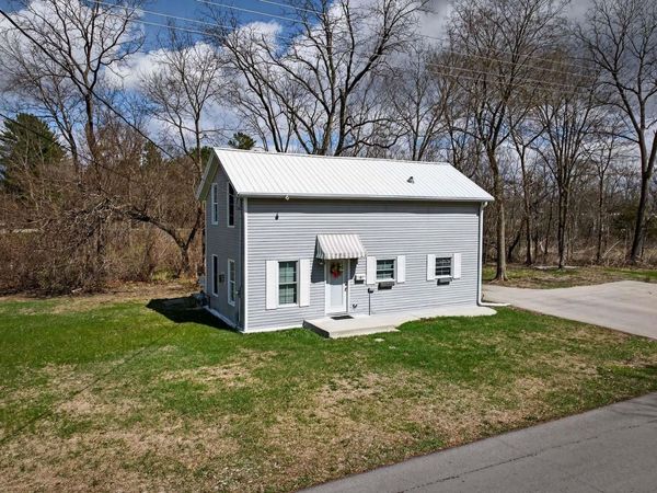 108 E 4th Avenue, Brodhead, WI 53520