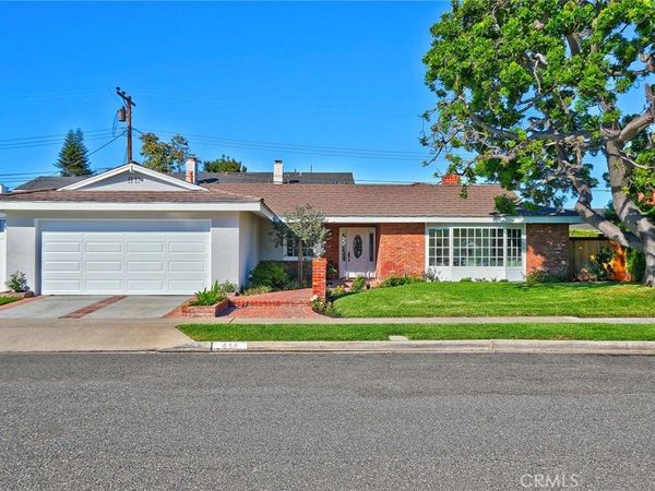418 E Bay Street, Costa Mesa, CA 92627