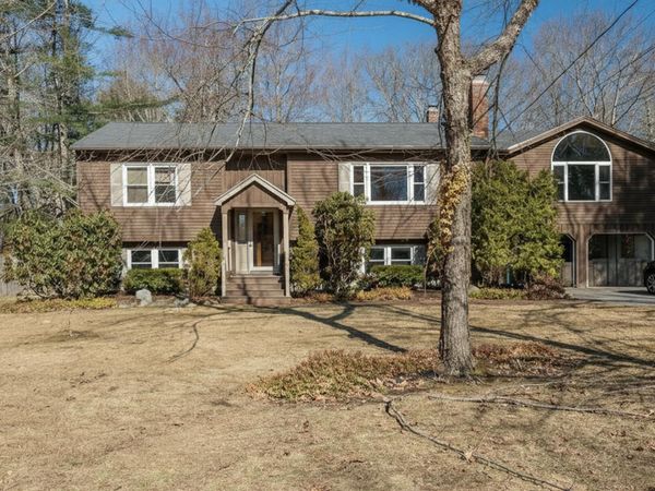 30 Bay Park Drive, Topsham, ME 04086