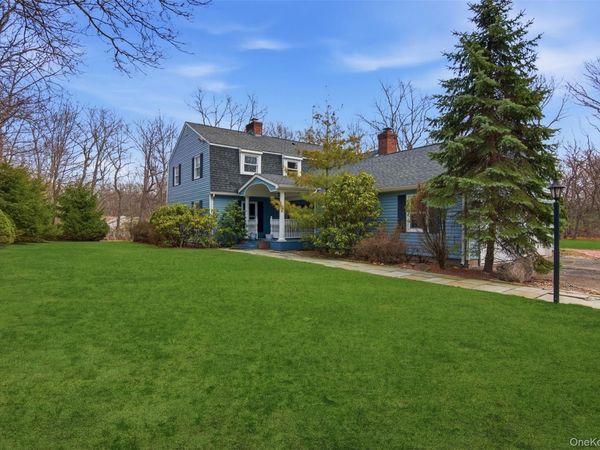 7 E. Gate Lane , Setauket, NY 11733