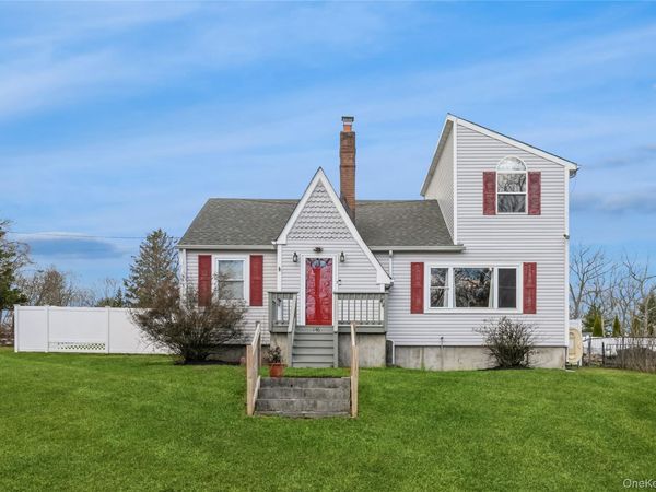 146 Swezey Lane, Middle Island, NY 11953