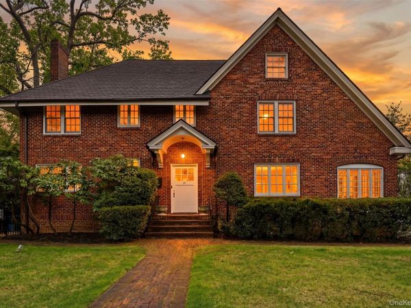 12 Little John Place, White Plains, NY 10605