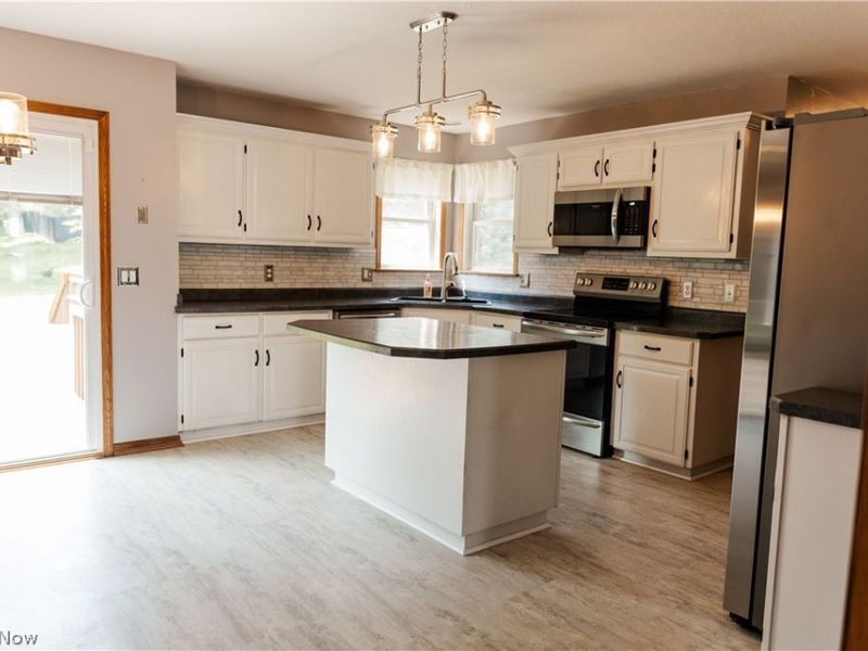 3069 W Castle Circle NW, Massillon, OH 44647 Photo 2