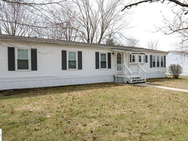 5232 Broadway E, Unit Lot 137, Mt Pleasant, MI 48858