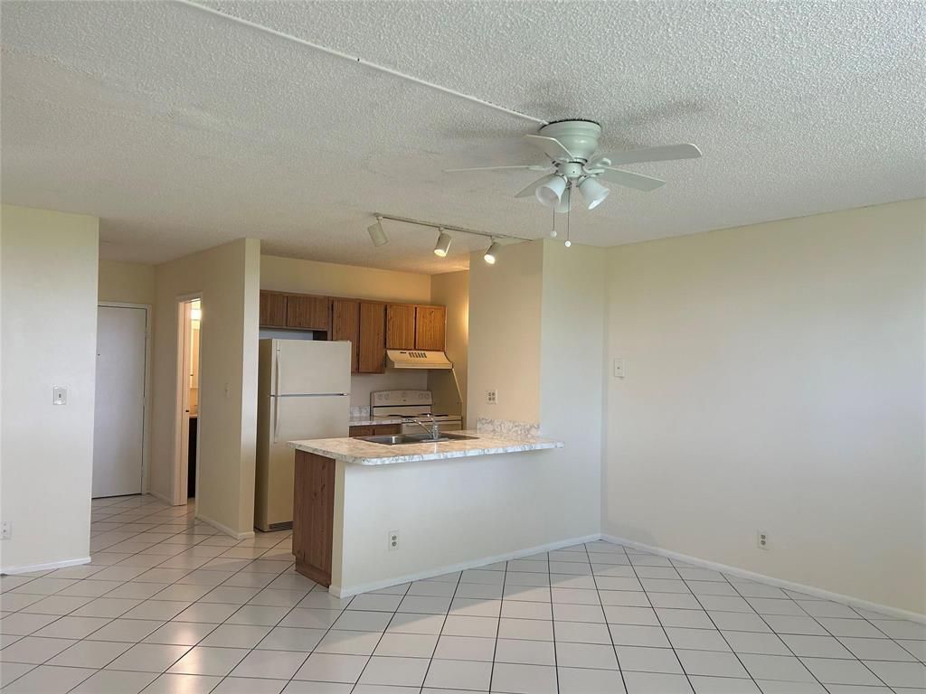 2401 Riverside Drive, Unit 308, Coral Springs, FL 33065 Photo