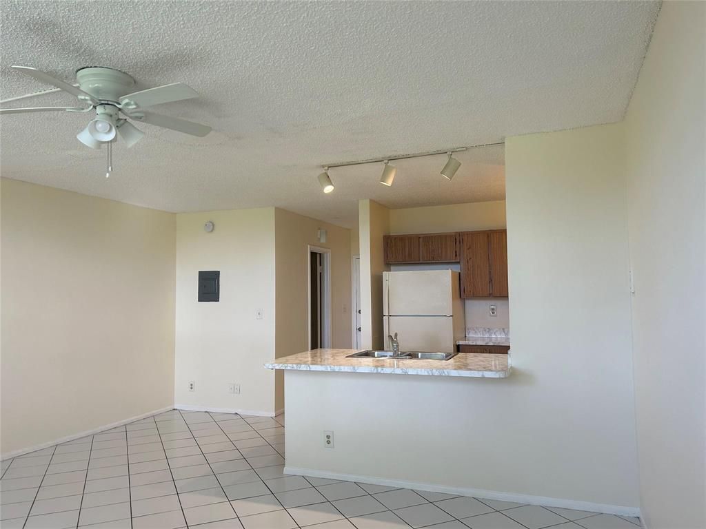 2401 Riverside Drive, Unit 308, Coral Springs, FL 33065 Photo