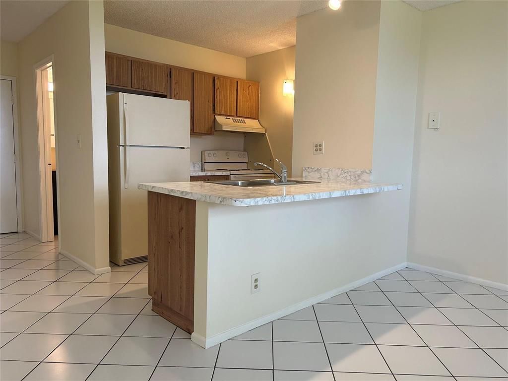 2401 Riverside Drive, Unit 308, Coral Springs, FL 33065 Photo