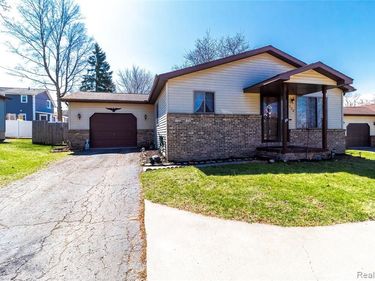 230 E Oregon Street , Lapeer, MI 48446