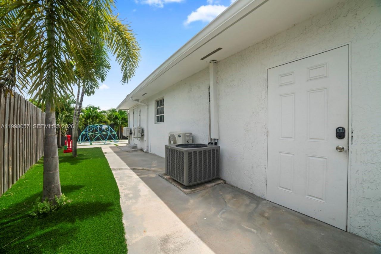 Please Call For Address, Miami, FL 33175 Photo