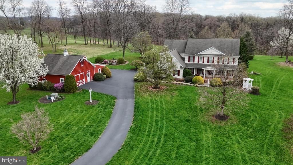 6516 SCHOOLHOUSE ROAD , HERSHEY, PA 17033