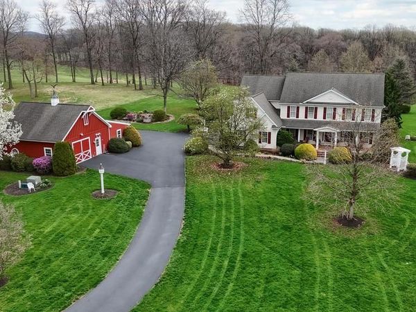 6516 SCHOOLHOUSE ROAD , HERSHEY, PA 17033