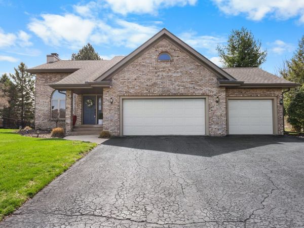 6833 CARDIGAN Way , Rockford, IL 61114