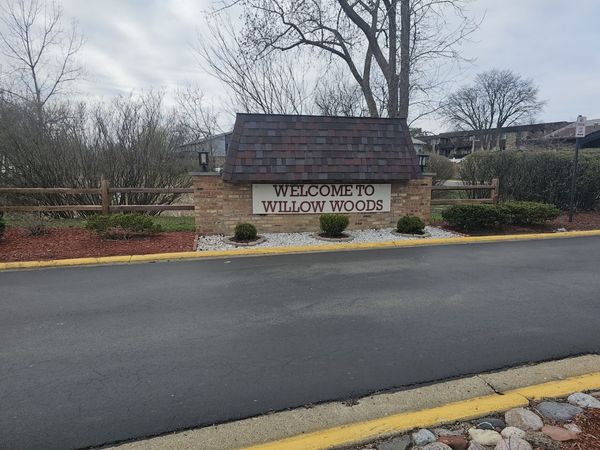 922 Old Willow Road , Unit 208, Prospect Heights, IL 60070