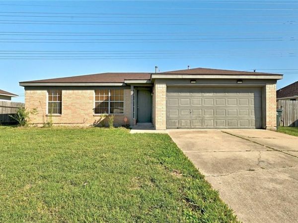 11724 Gemmer ST, Del Valle, TX 78617
