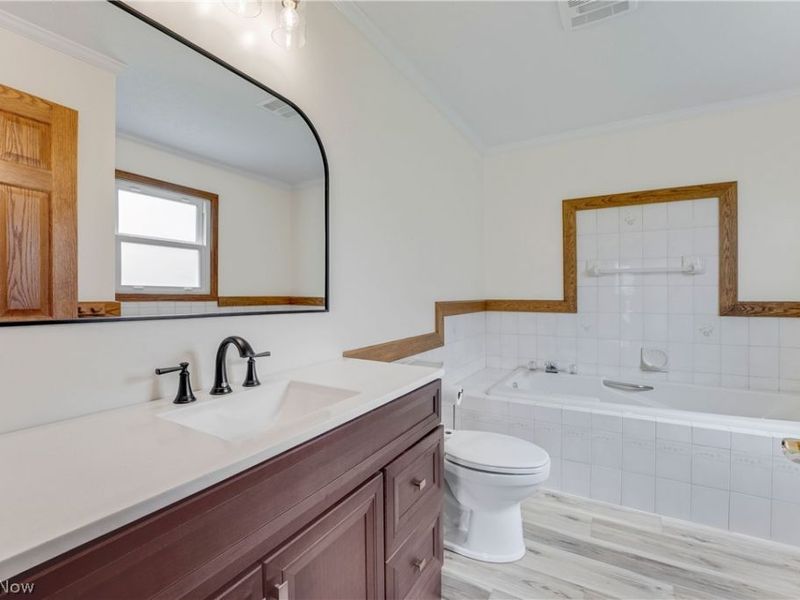 17500 Alexander Road, Walton Hills, OH 44146 Photo 21