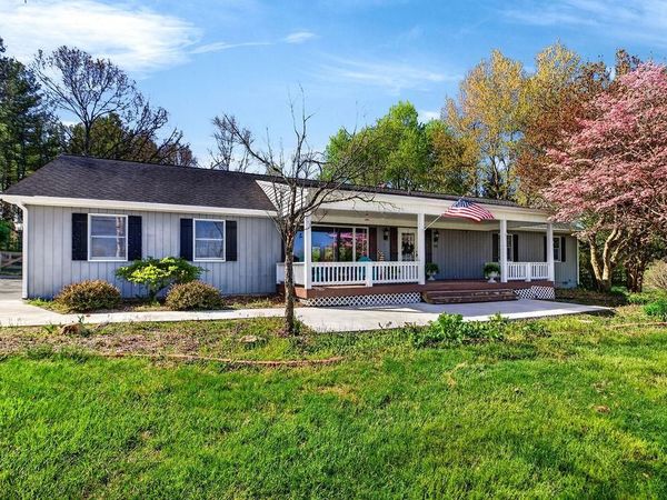 153 THOROFARE RD, CRIMORA, VA 24431
