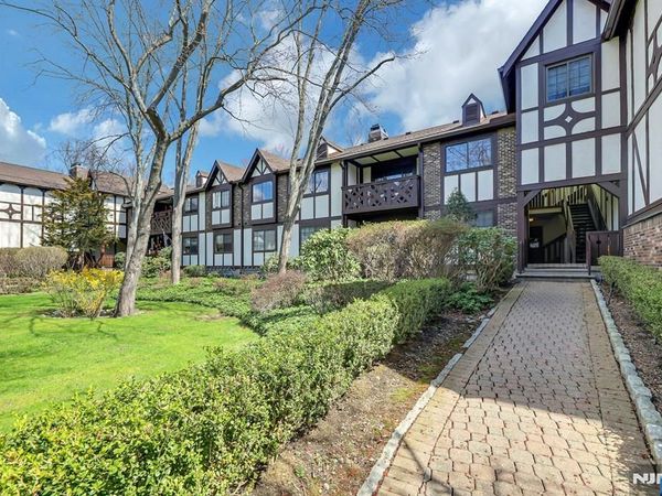 1712 Faulkner Court, MAHWAH, NJ 07430