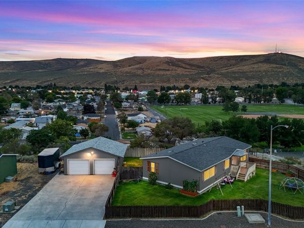 403 Hilltop Drive, Ephrata, WA 98823