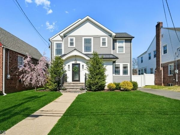 249 Ottawa Ave, Hasbrouck Heights, NJ 07604