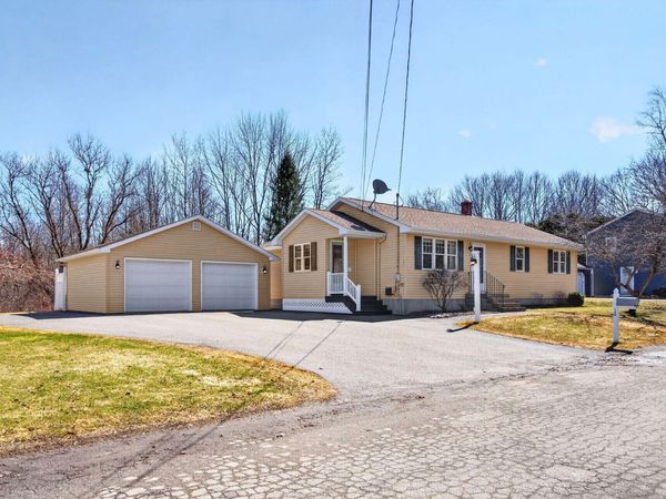 16 Jan's Boulevard, Lewiston, ME 04240