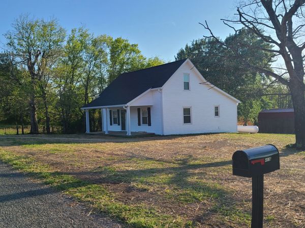 4936 Rock House Rd , Portland, TN 37148