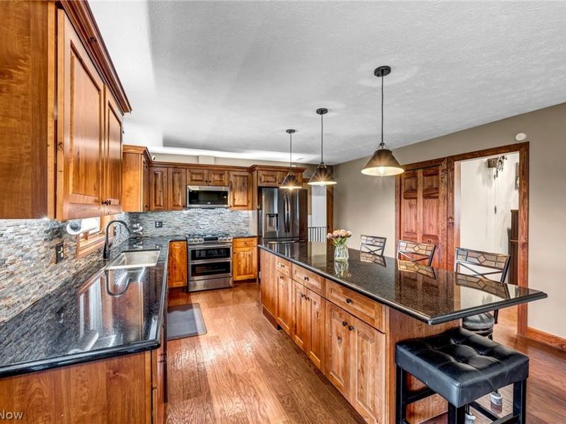 2960 Millgate Drive, Willoughby Hills, OH 44094 Photo 4