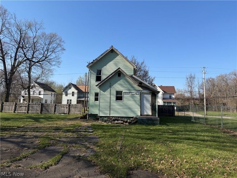 199 Forest Street NW, Warren, OH 44483 Photo 7