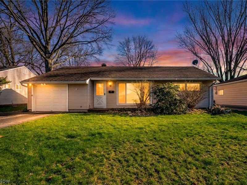 9019 Newkirk Drive, Parma Heights, OH 44130 Photo 1