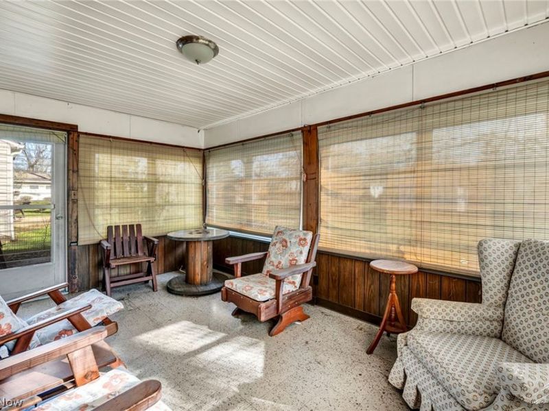 9019 Newkirk Drive, Parma Heights, OH 44130 Photo 11