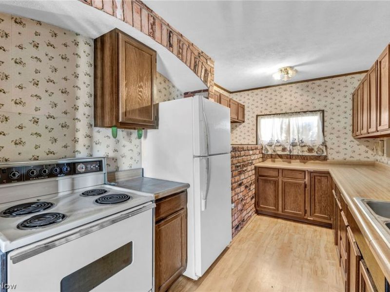 9019 Newkirk Drive, Parma Heights, OH 44130 Photo 18