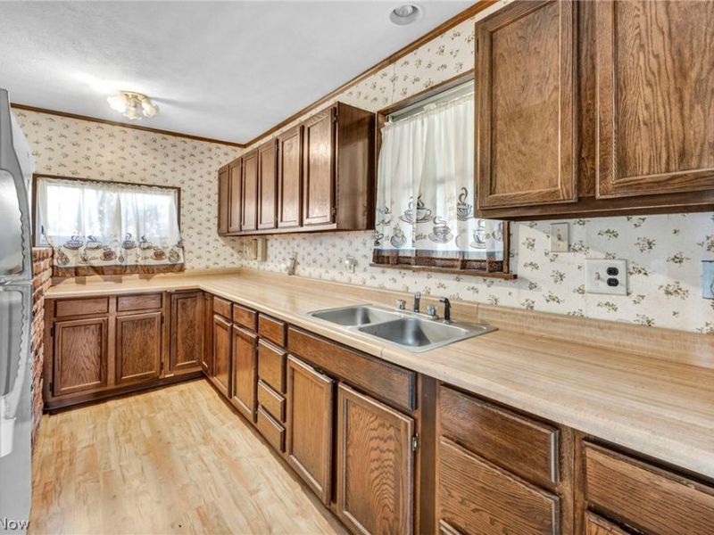 9019 Newkirk Drive, Parma Heights, OH 44130 Photo 19