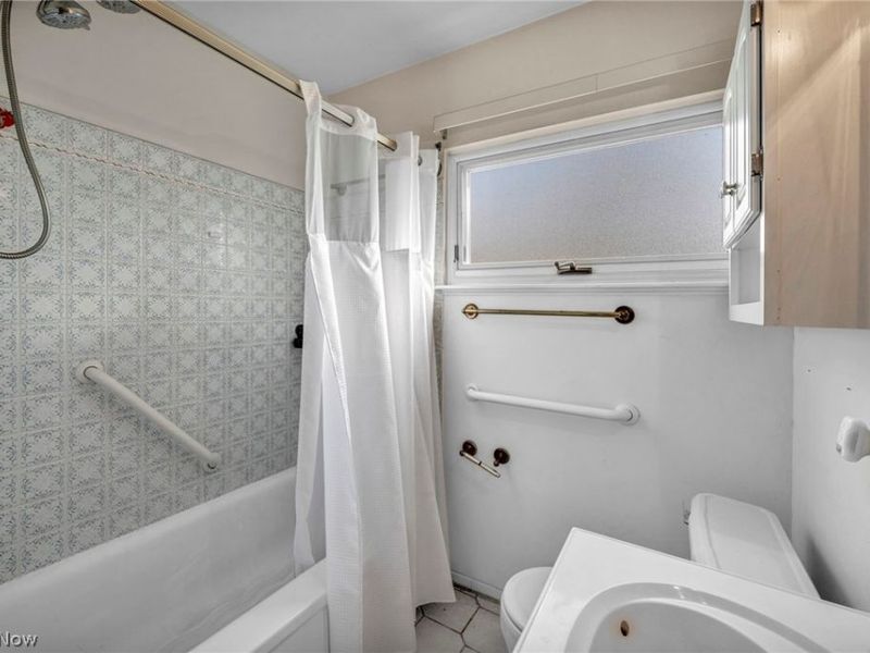 9019 Newkirk Drive, Parma Heights, OH 44130 Photo 29