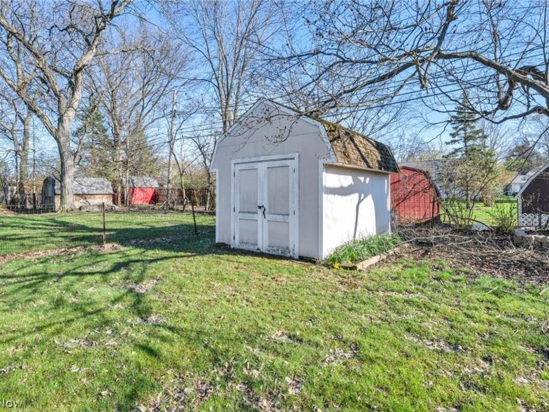 9019 Newkirk Drive, Parma Heights, OH 44130 Photo 33