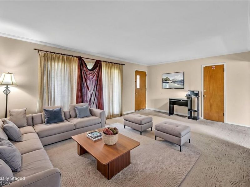 9019 Newkirk Drive, Parma Heights, OH 44130 Photo 5