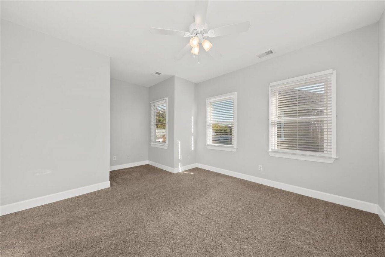 11 Kirkland Lane Photo 17