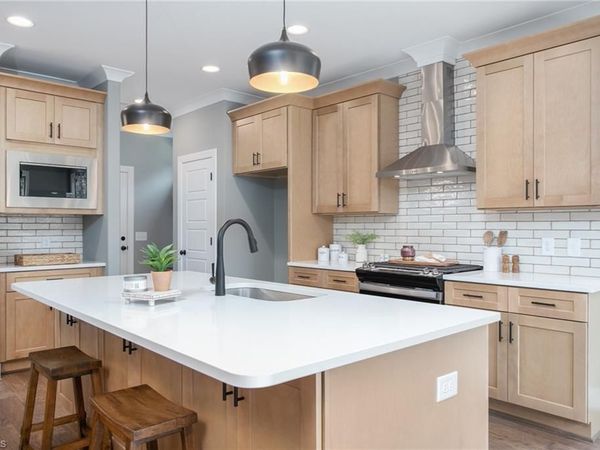 2200 Delaine Point , High Point, NC 27265