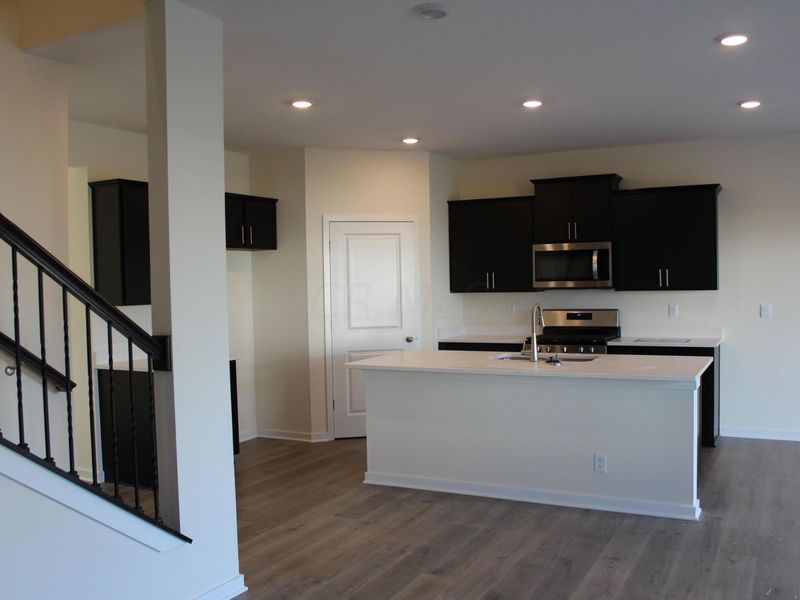 448 Park Vista Drive, Delaware, OH 43015 Photo 4