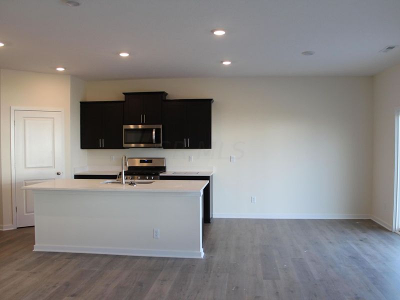 448 Park Vista Drive, Delaware, OH 43015 Photo 5