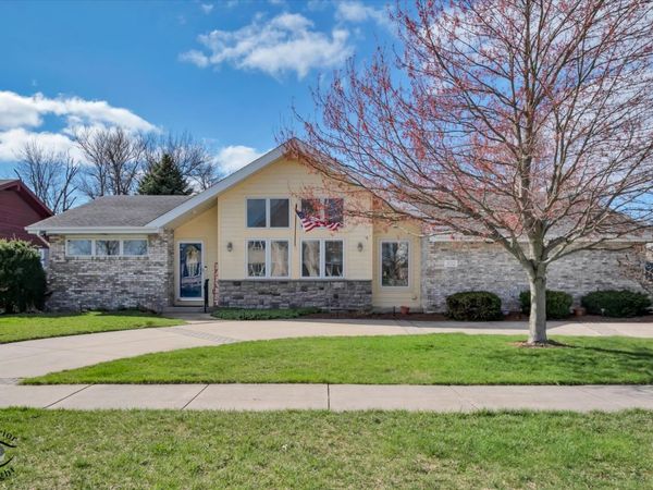 302 Miller Street , Beecher, IL 60401