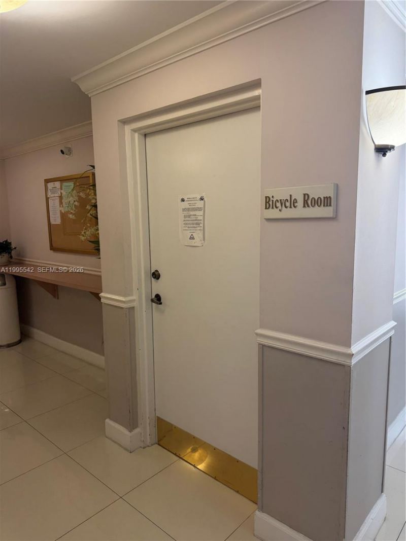 9725 NW 52nd St, Unit 111, Doral, FL 33178 Photo