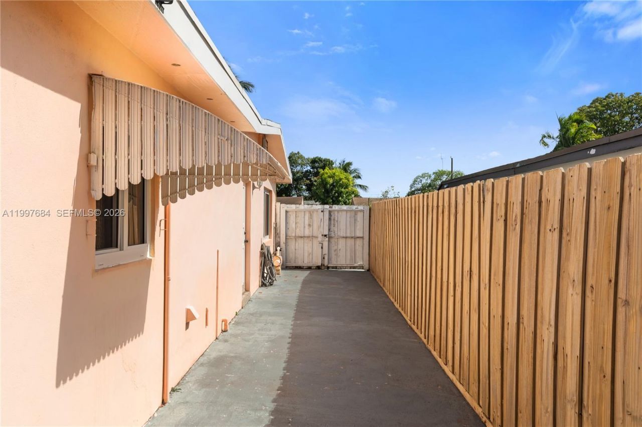 6441 SW 23rd St , Miramar, FL 33023 Photo