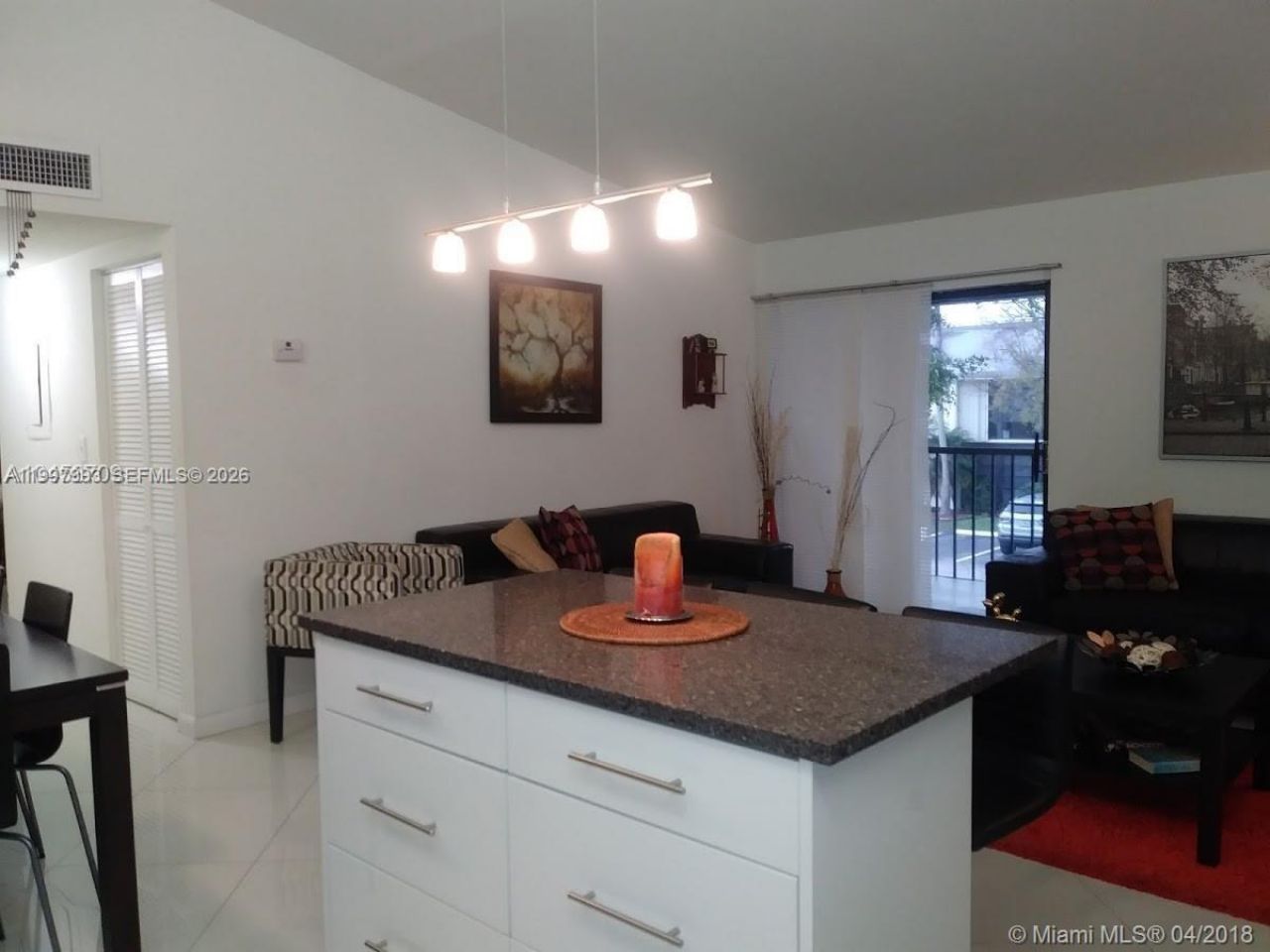 907 NE 199th St, Unit 204, Miami, FL 33179 Photo