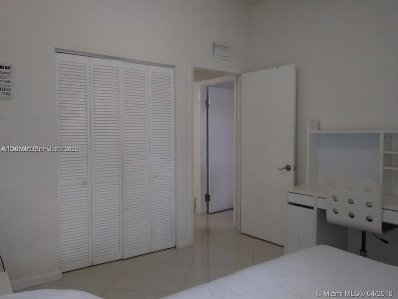 907 NE 199th St, Unit 204, Miami, FL 33179 Photo