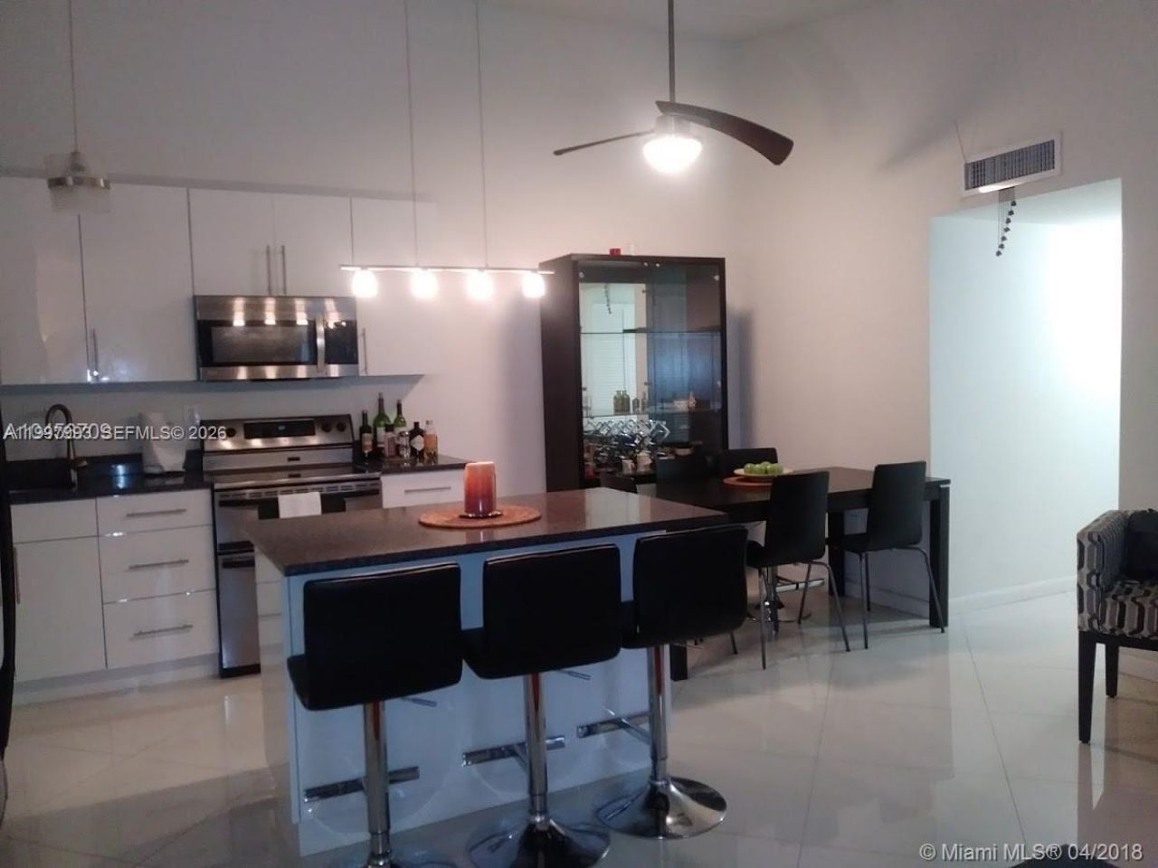 907 NE 199th St, Unit 204, Miami, FL 33179 Photo